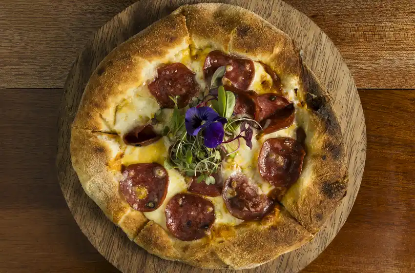 Salame Pizza
